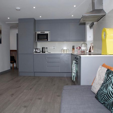 Spacious Modern 2 Bed Flat In City Centre レディング エクステリア 写真