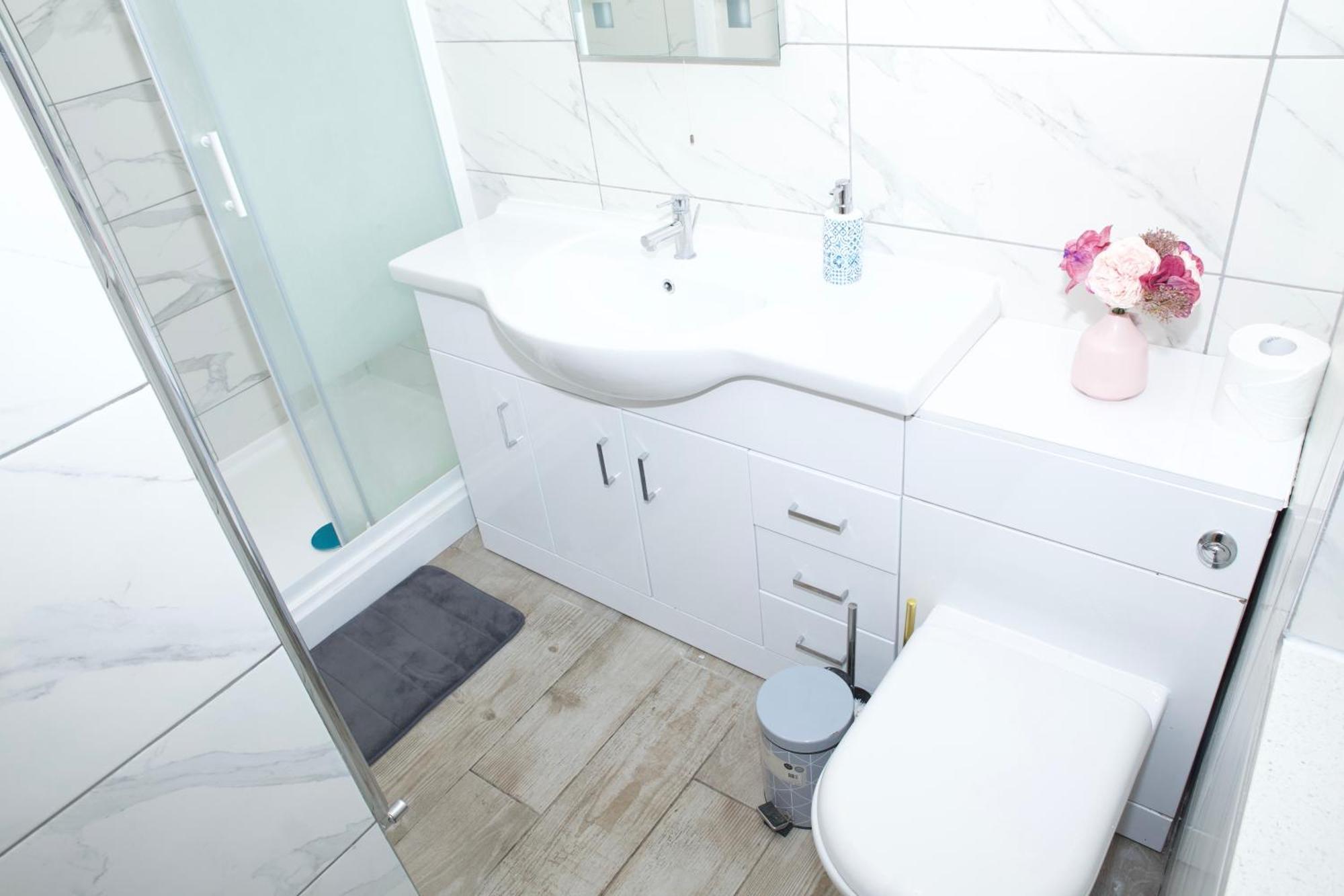 Spacious Modern 2 Bed Flat In City Centre レディング エクステリア 写真
